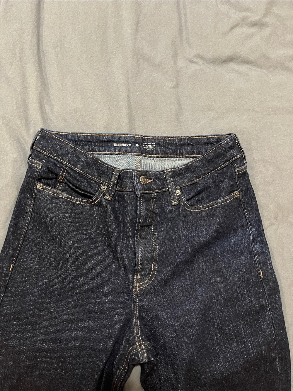Old Navy Women’s Dark Indigo Straight Jeans - Picture 3 of 5